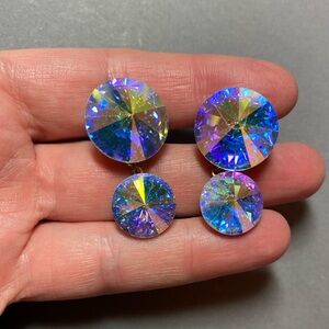 Amazing vintage Iridescent Crystal Stud Earrings
